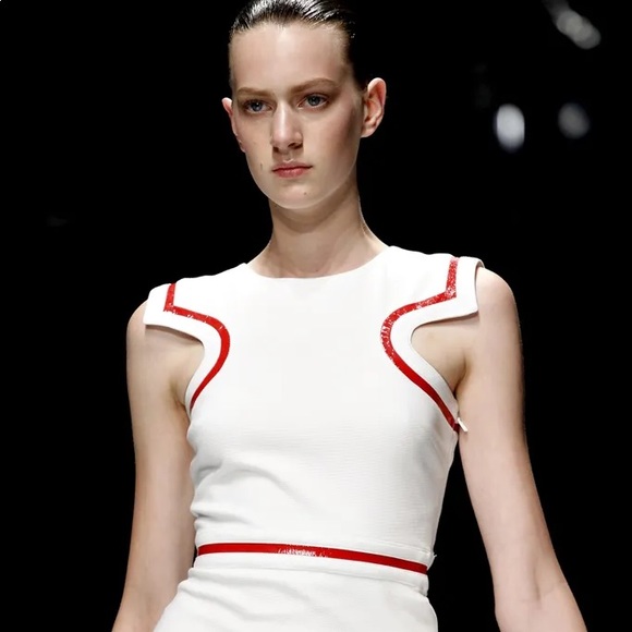 Versace Spring 2011 Ready-To-Wear Dress - Picture 2 of 10